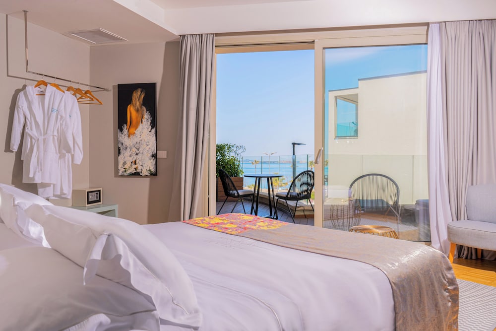 Hotel Vlora Priam, Affiliated by Melia 30/65