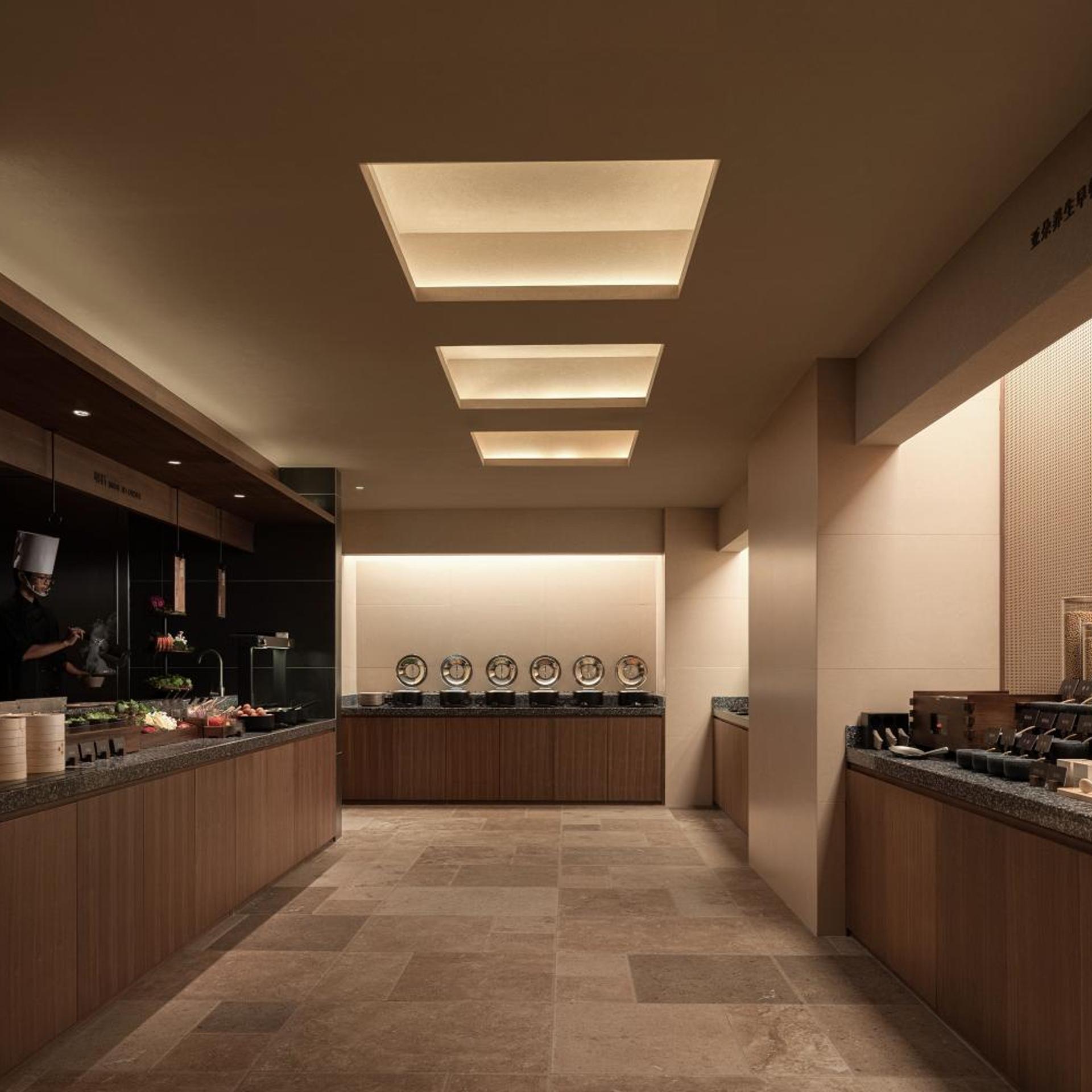 Guangzhou International Financial City Linjiang Avenue Atour Hotel 6/50