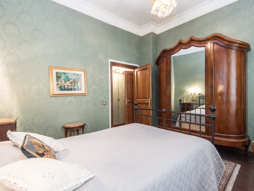 RSH Spanish Steps Luxury Apartment 5/44