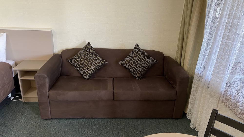 Sapphire City Motor Inn Inverell 25/34