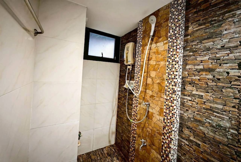 CHANA PLACE 36/48