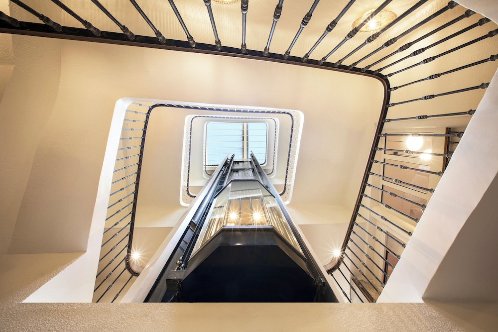 Life Hotel Marseille 8/24