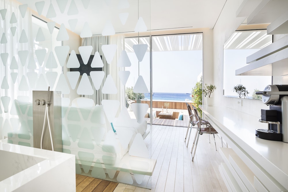 Mykonos Dove Beachfront Hotel 31/73