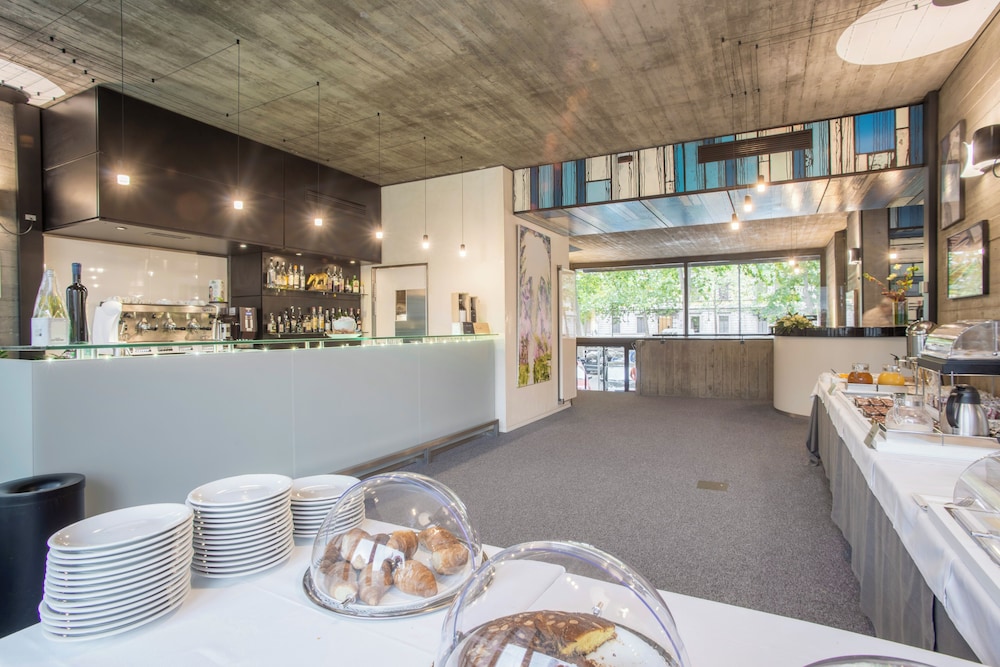 Duparc Contemporary Suites 62/73
