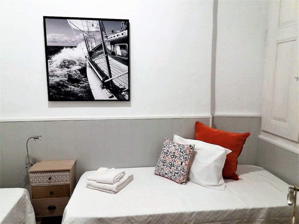 Faro Cosy Guest House 7/28