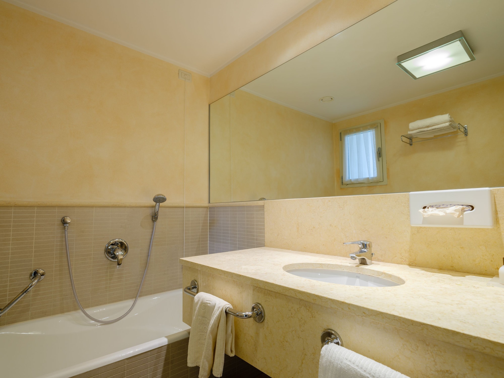 جناح بسرير مزدوج مع أريكة، Parc Hotel Germano Suites 8/9