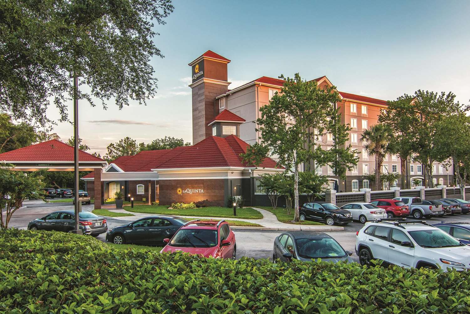 La Quinta Inn Suites By Wyndham Orlando Ucf 43/45