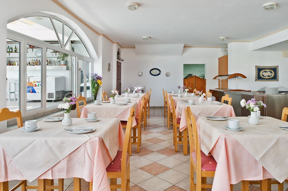 Makarios Hotel 38/49