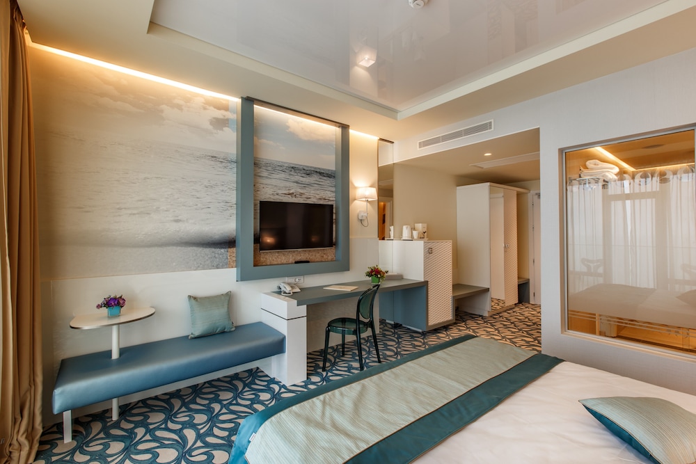 Hotel Opera Mamaia 37/70
