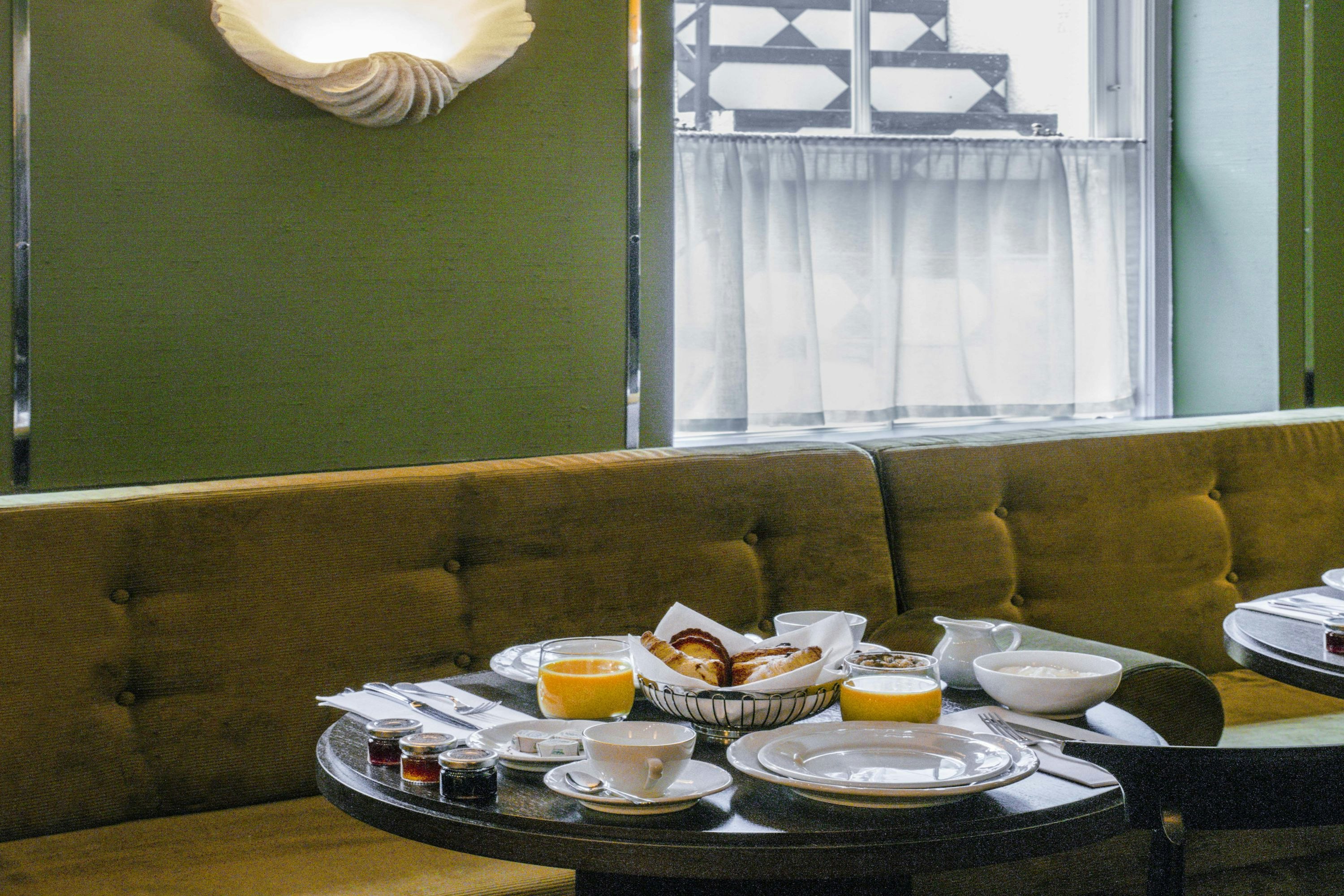 Grand Hotel Bellevue London 41/50