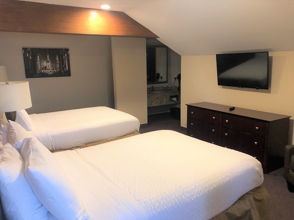 Ivy Court Inn And Suites 18/49