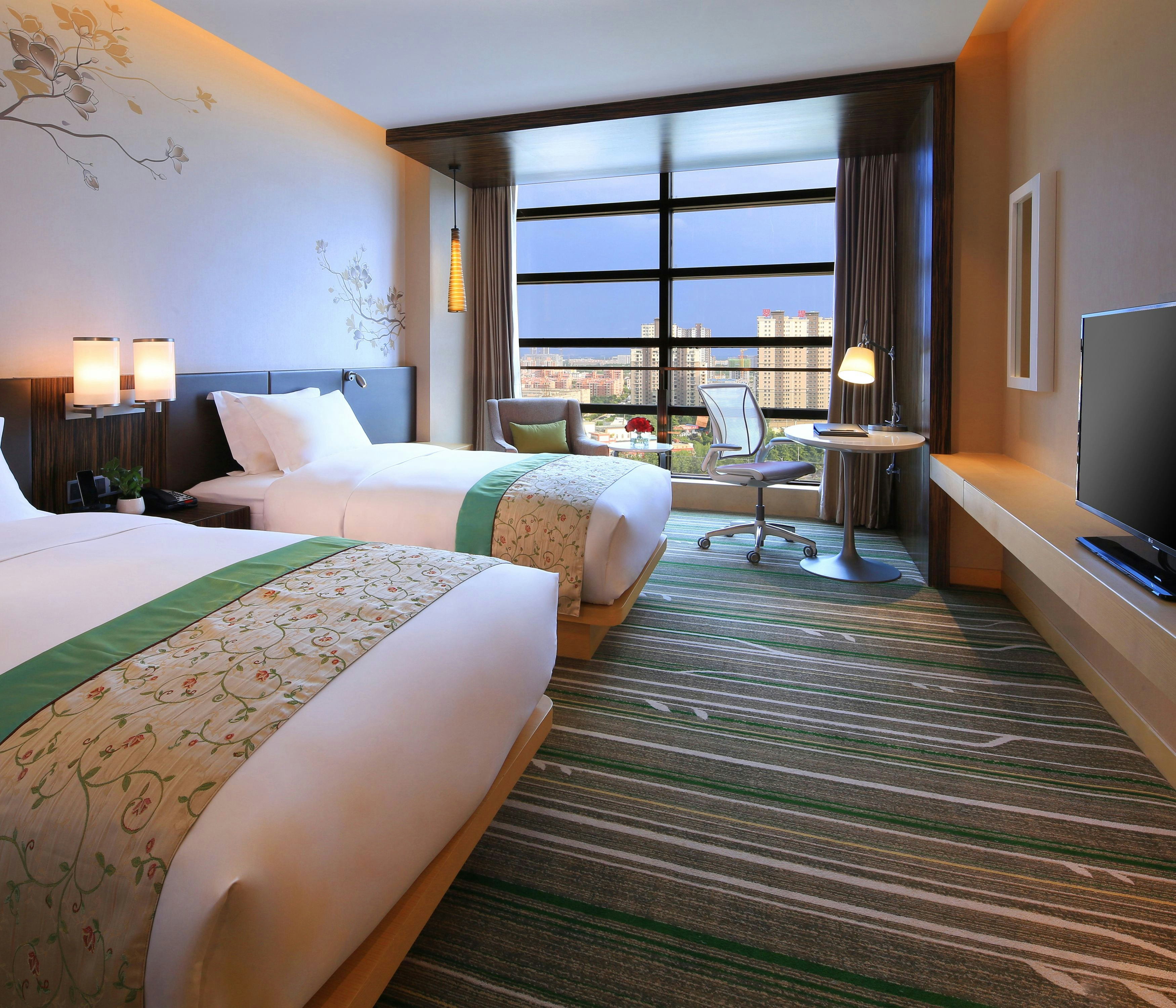GUEST ROOM, TWIN BEDS, HIGH FLOOR
