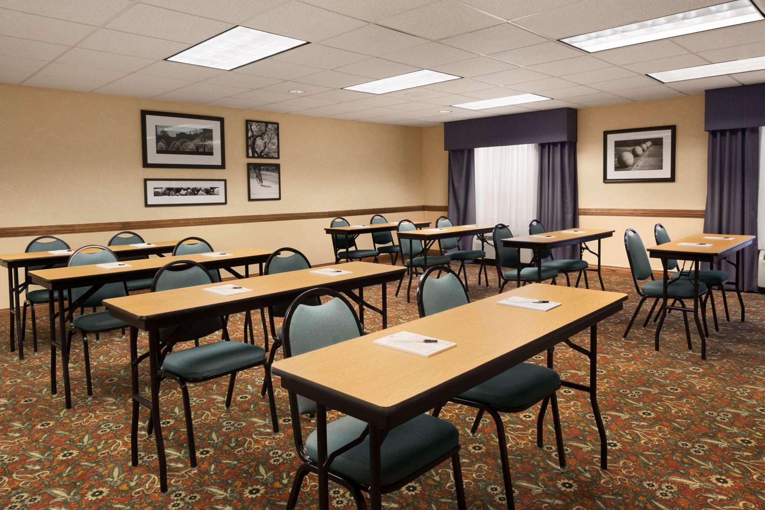 Country Inn and Suites By Radisson Columbus GA 31/34