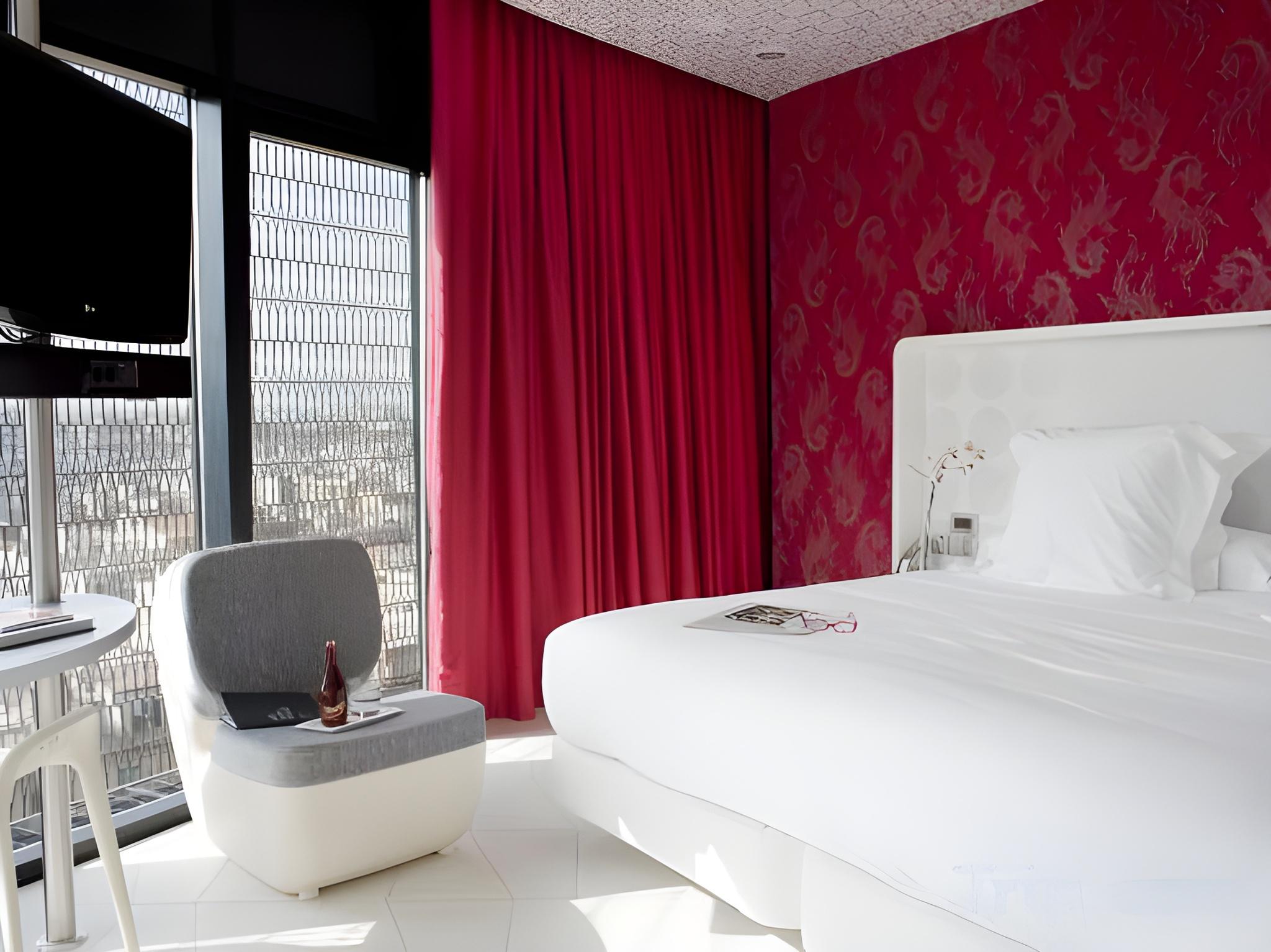 Deluxe, King Bed, Barcelona View