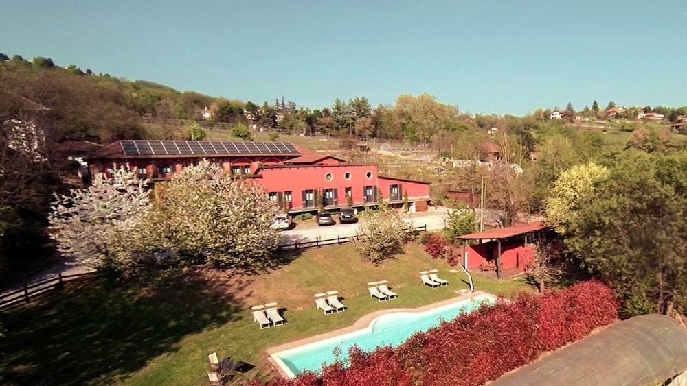 Le Serre Suites and Apartments 28/34