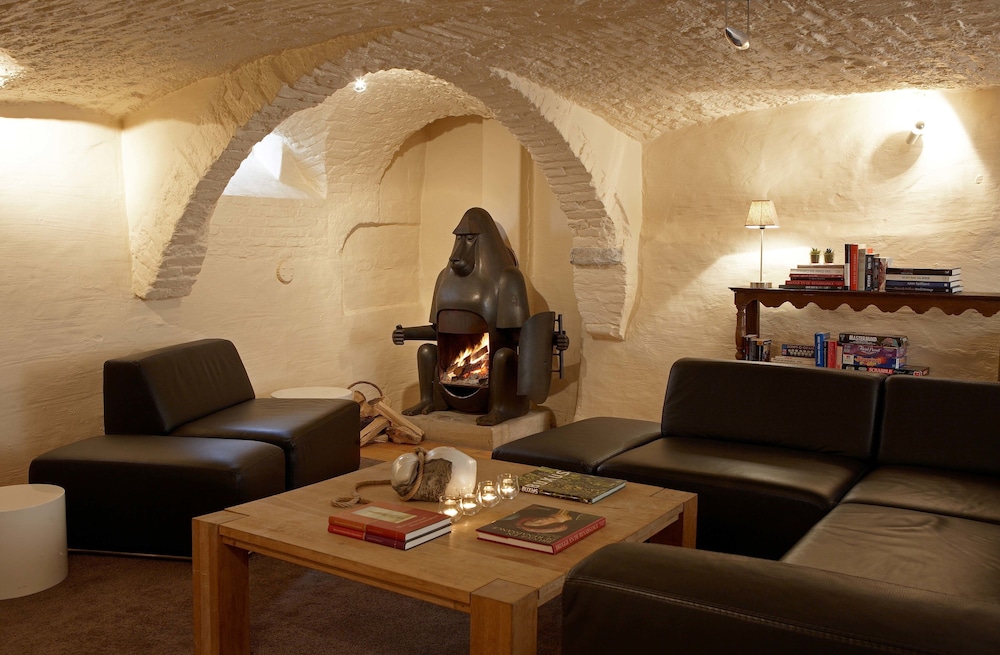 Hotel Adornes 23/34
