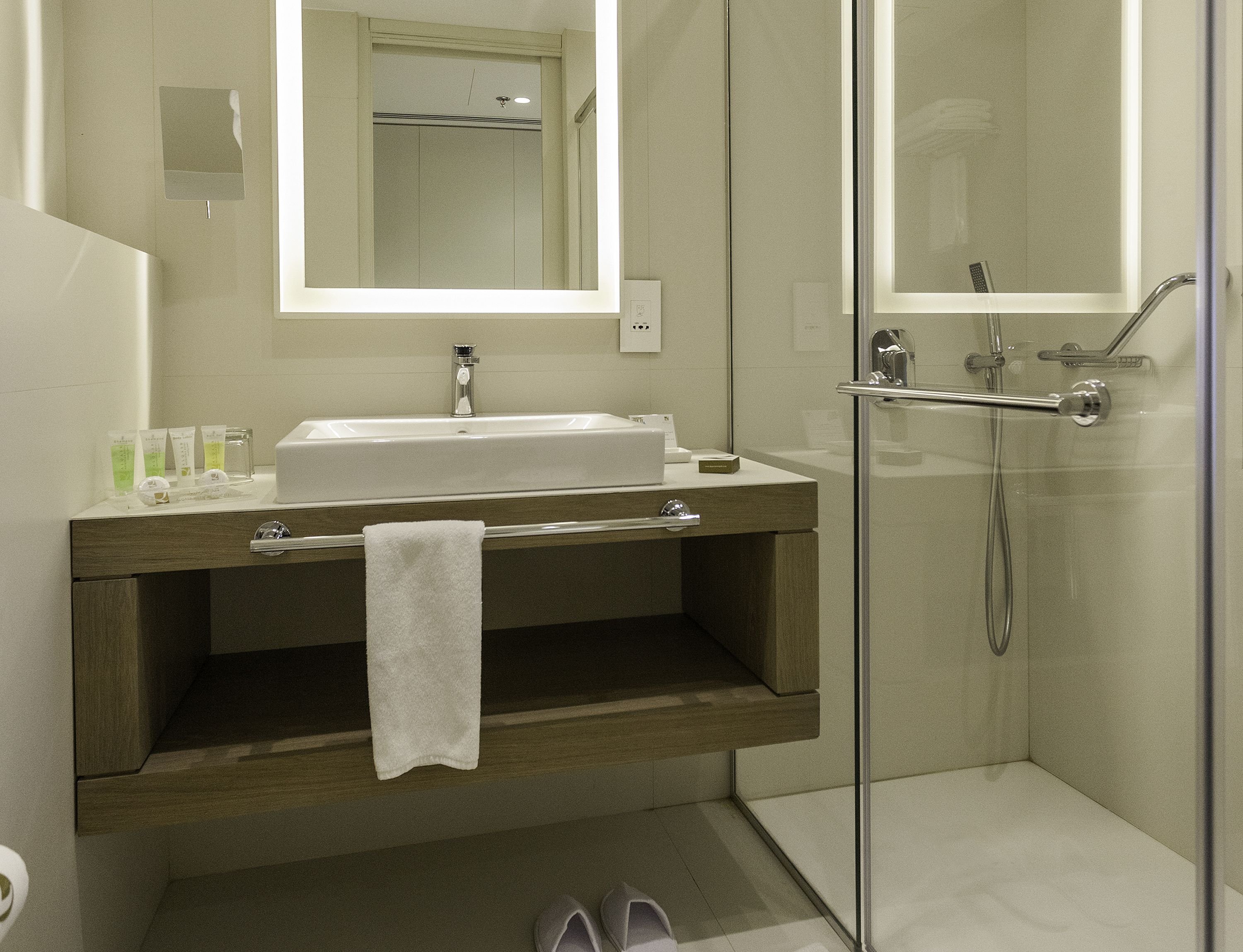 AlQasr Metropole Hotel 66/67
