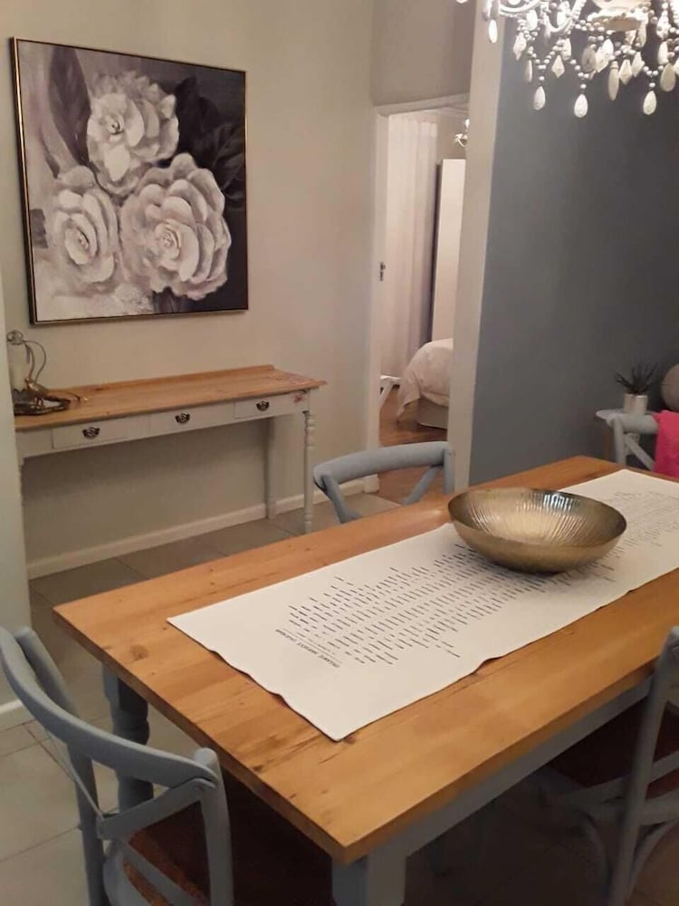 Dellville Country House & Cottages 30/50