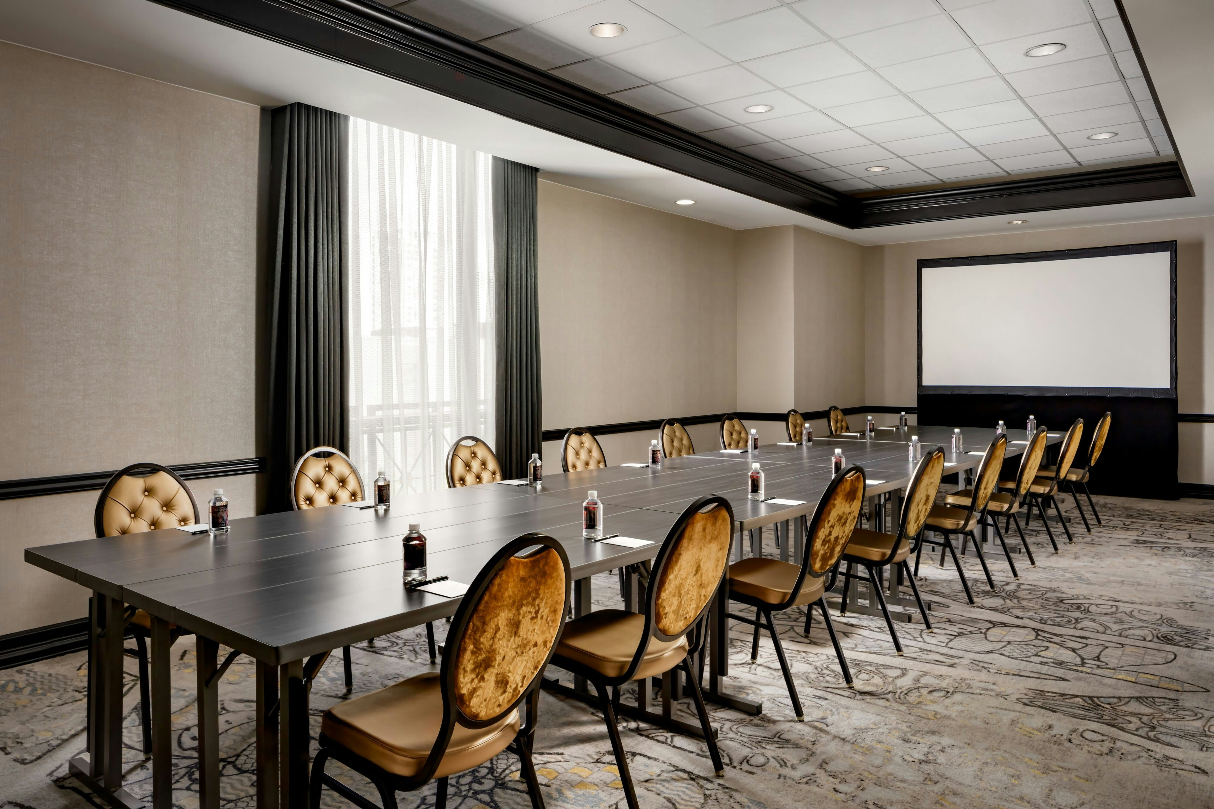 Grand Bohemian Hotel Orlando Autograph Collection 29/34
