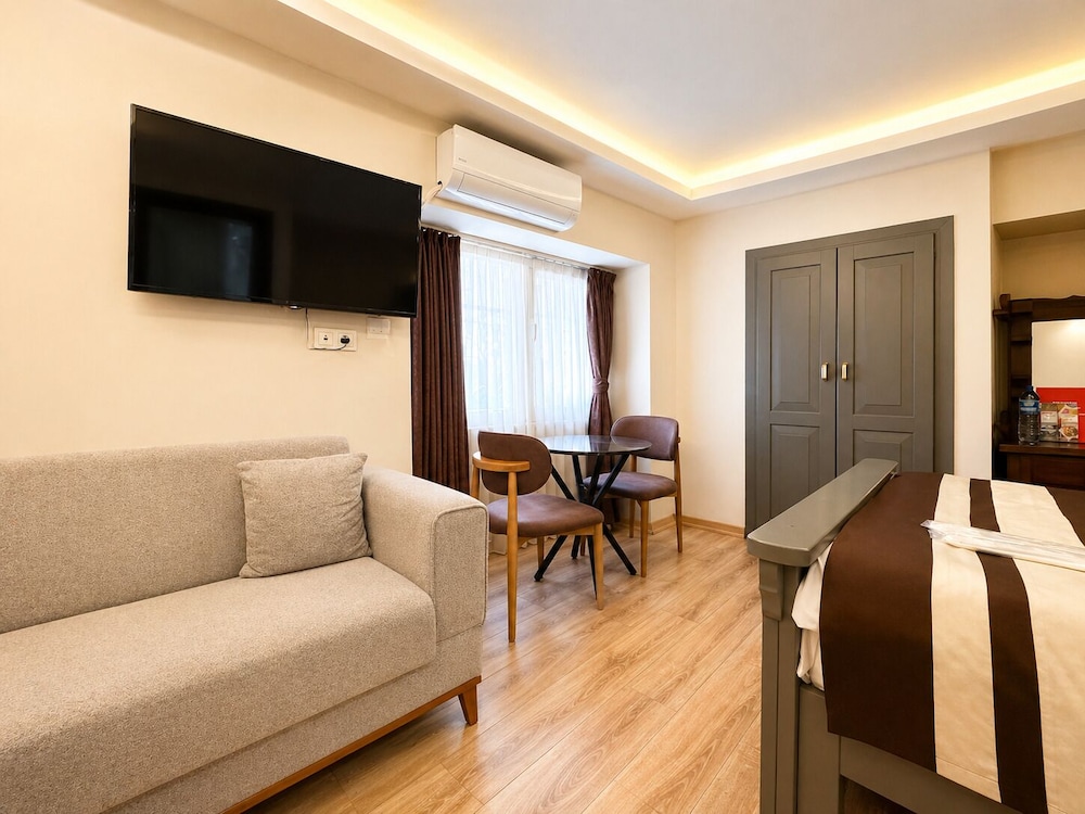 The Peraport Hotel 25/48