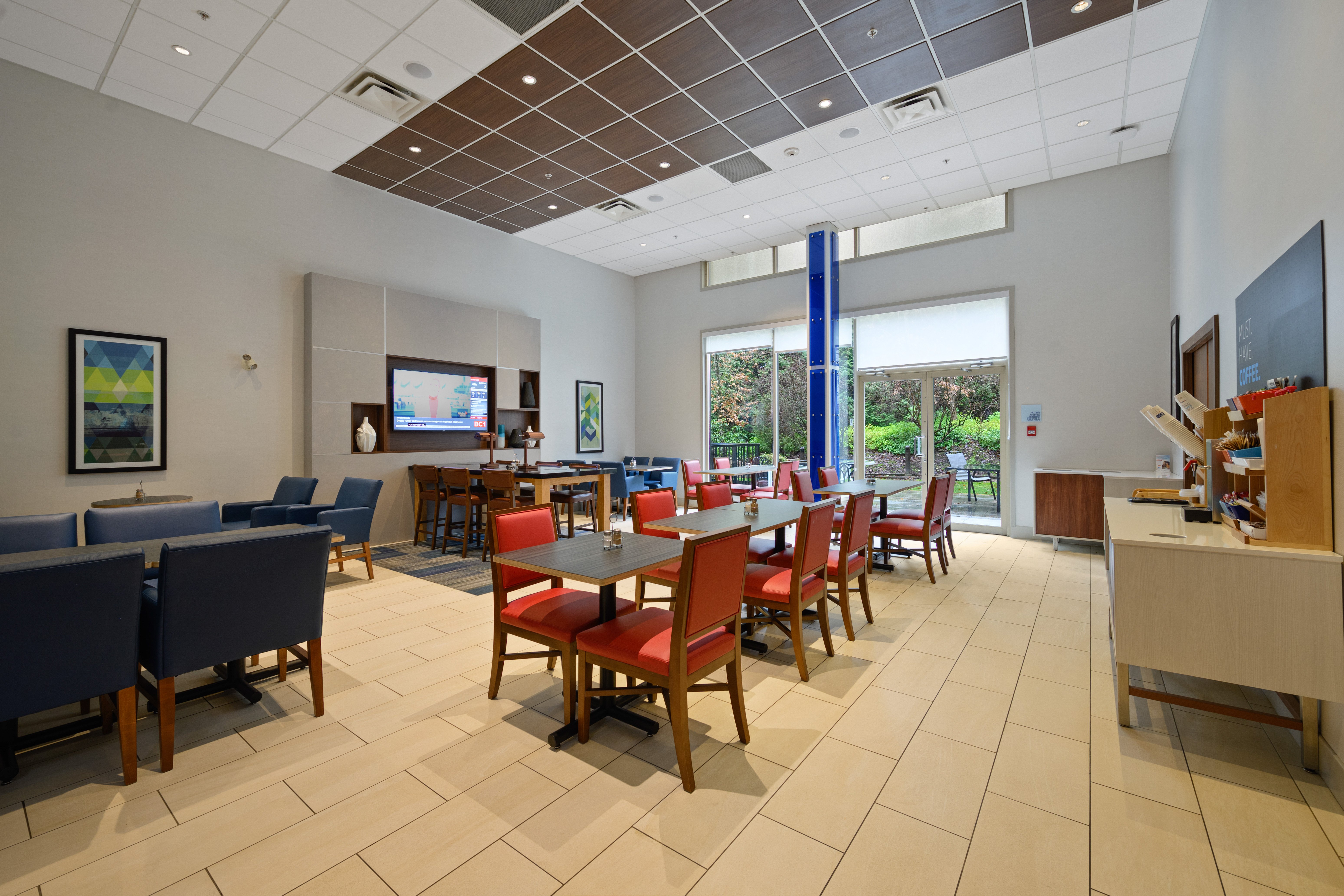 Holiday Inn Express Suites Surrey 34/50