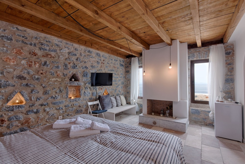 Aegila Boutique Hotel 10/50