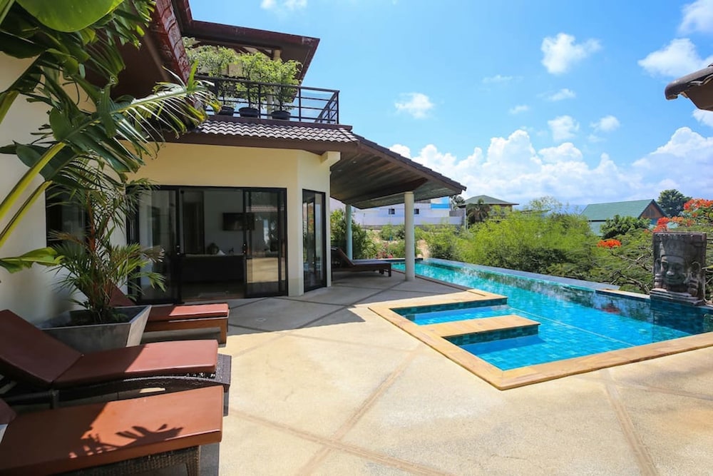 4 Bedroom Sea View Villa Suay Paap 32/40