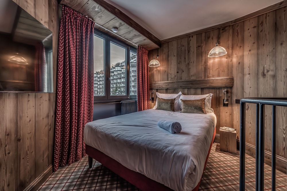 LE VAL D'ISERE 12/50