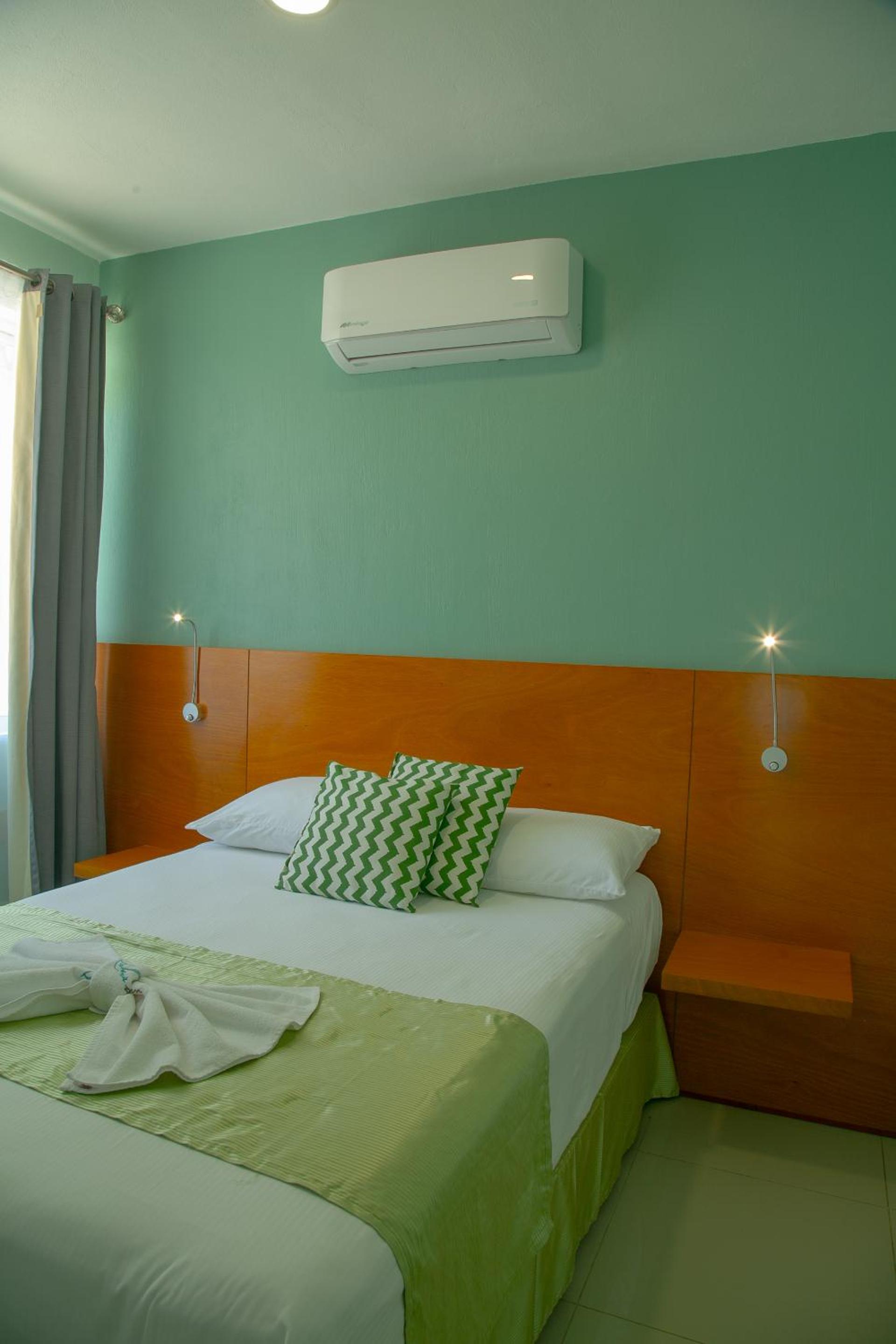 Relax Inn Suites 8/50