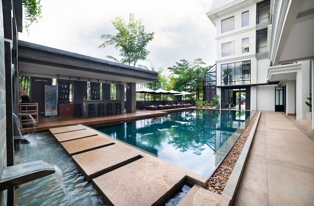 Bayon Modern Residence 50/50