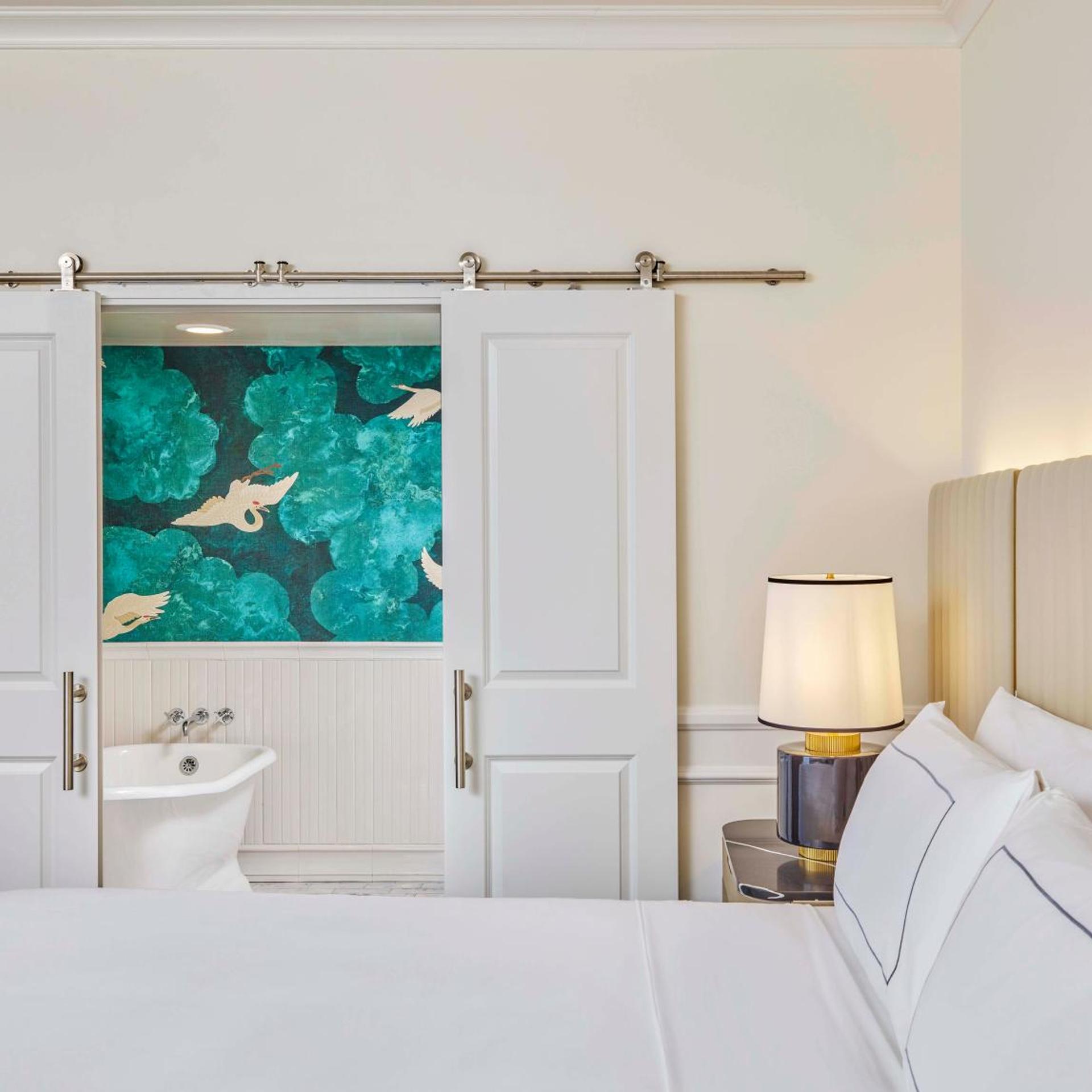 Hollywood, Suite, King Bed