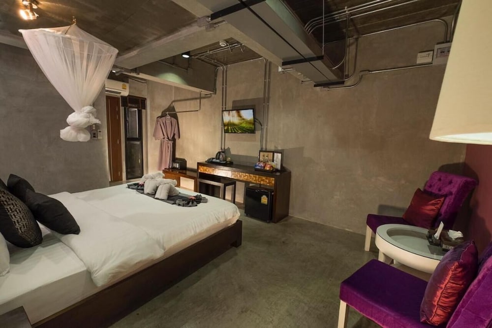 Thapae Loft 62/66