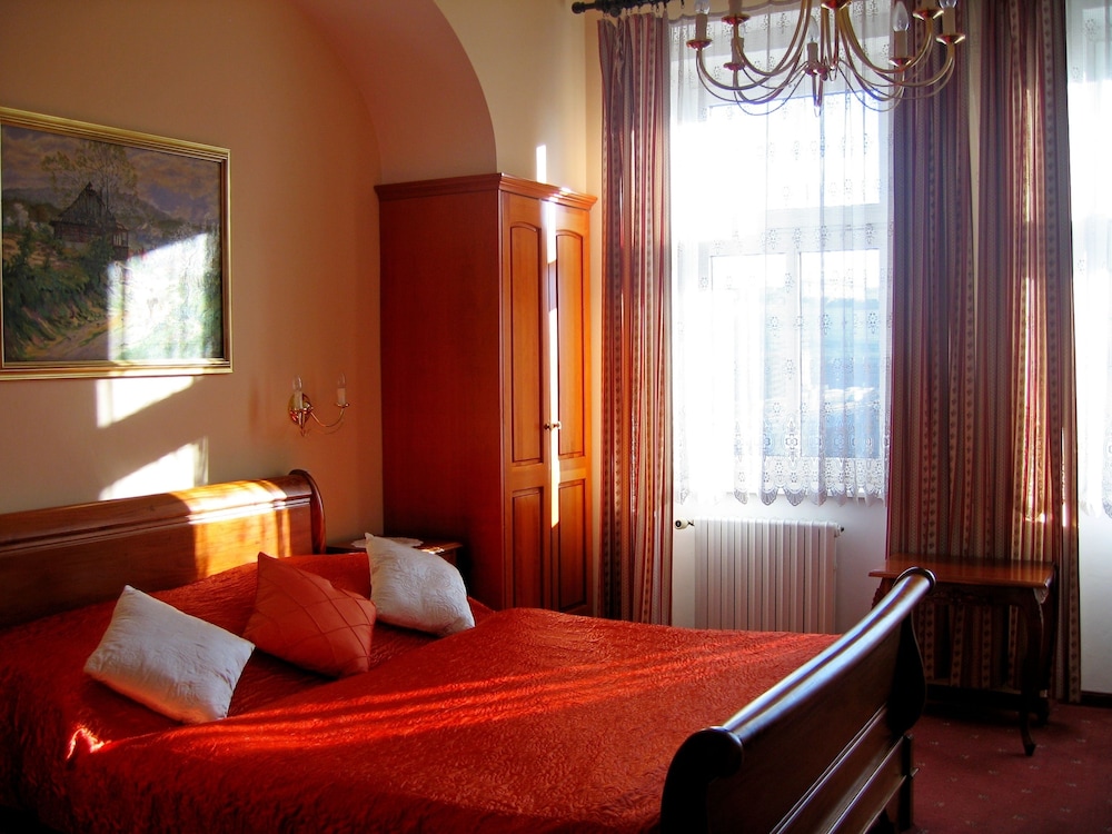 Hotel Opera Prague 58/76