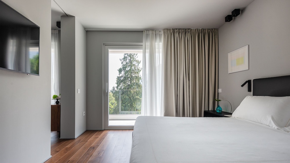 PARK, SUITE