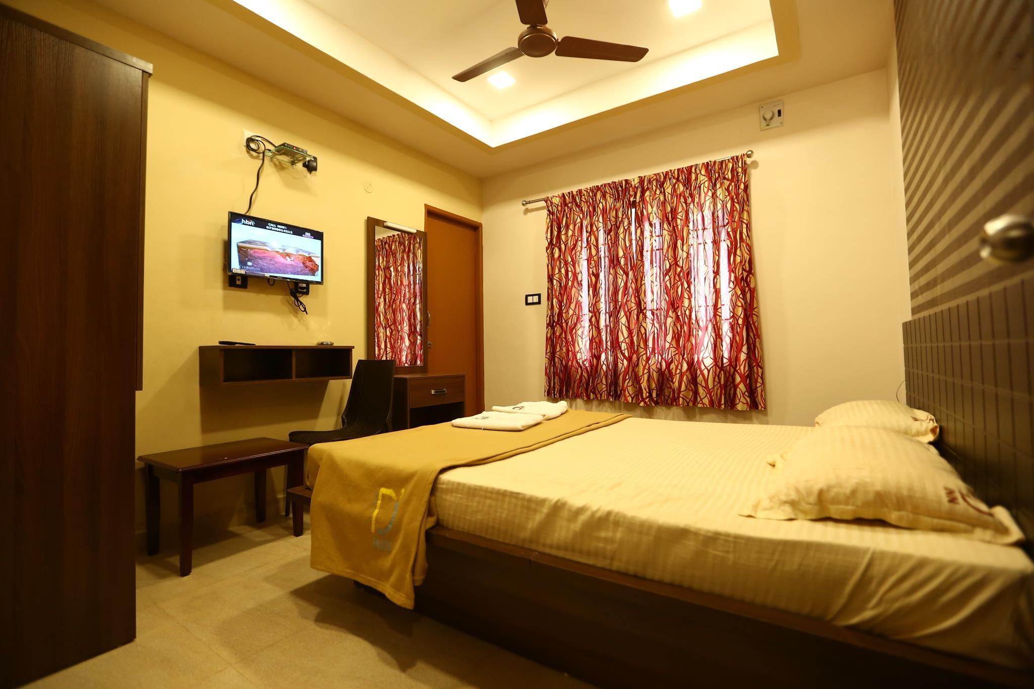Standard, Queen Bed, with Fan