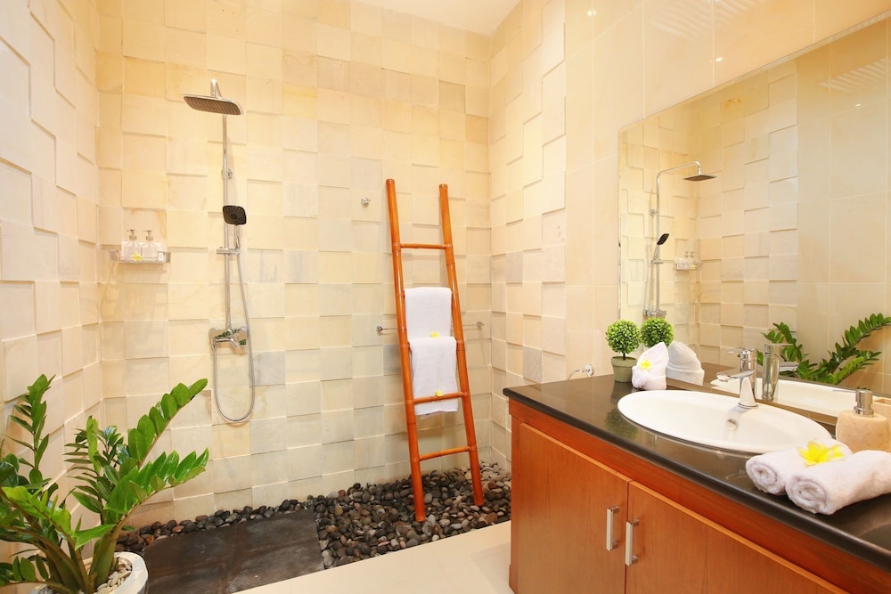 Villa Bali Asri 69/73