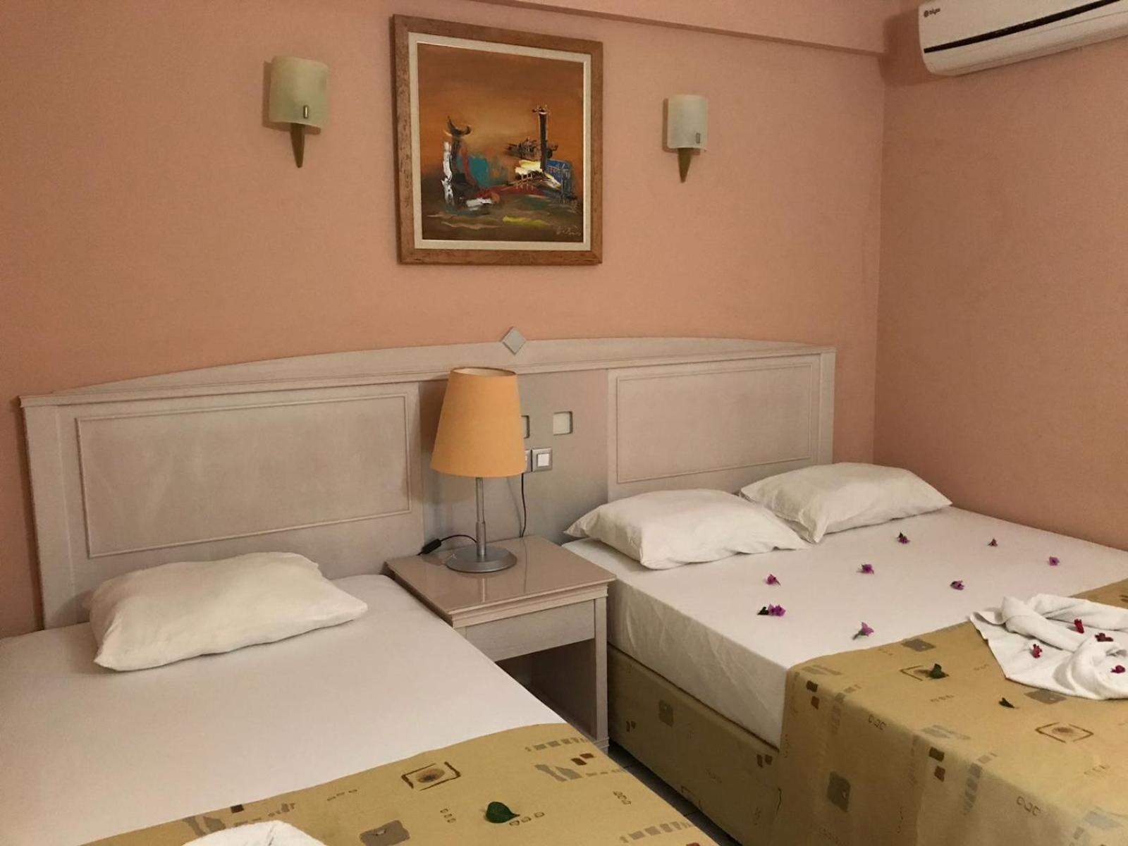 Room, Triple