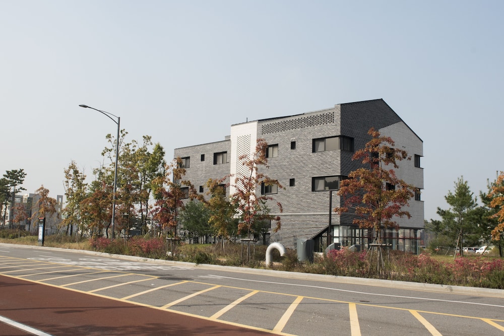 airport guesthouse ko in