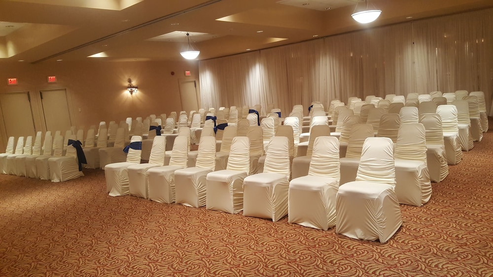 Four Points by Sheraton Point Edward Sarnia 44/62