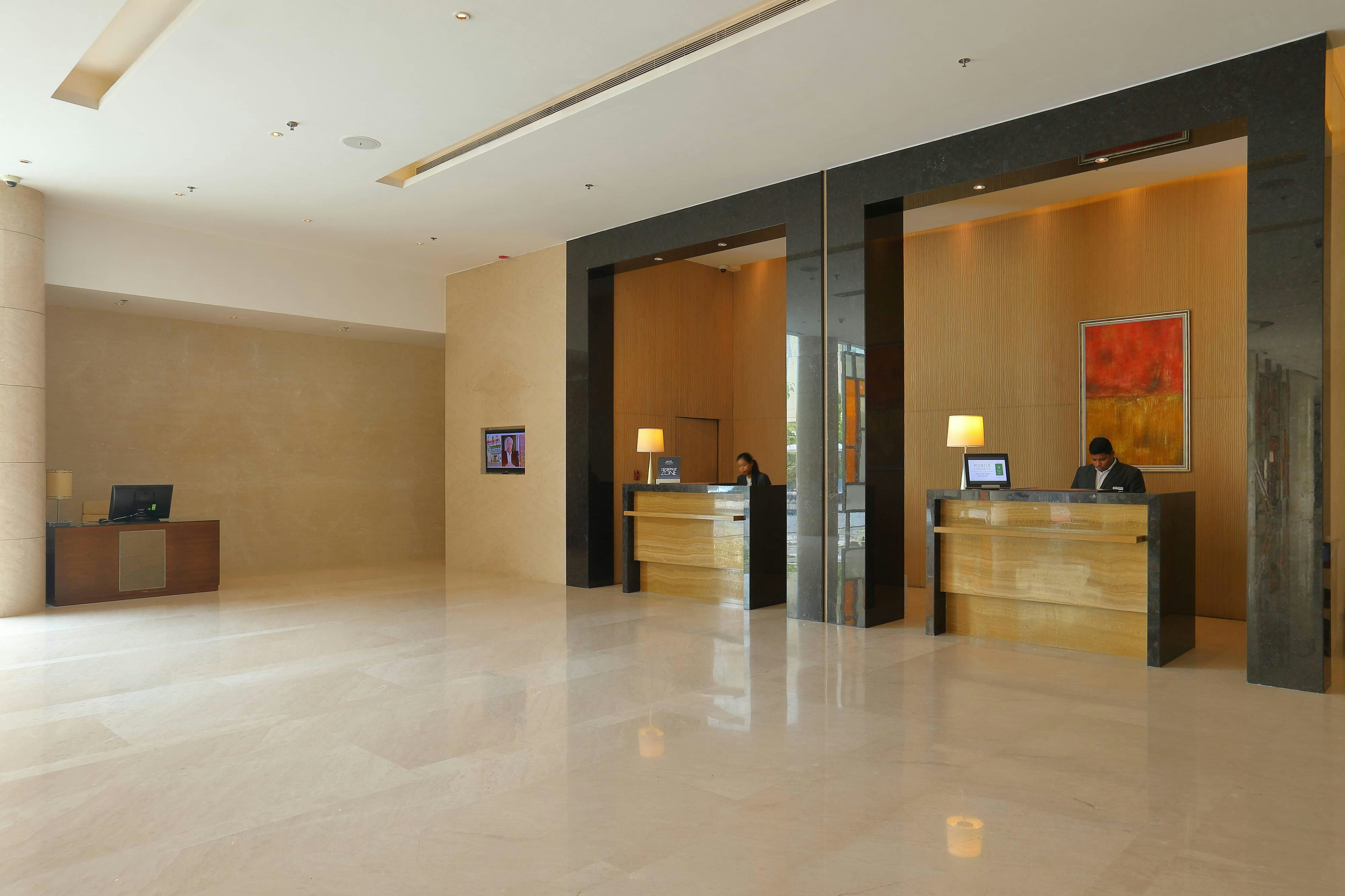 Courtyard By Marriott Kochi Airport 9/51