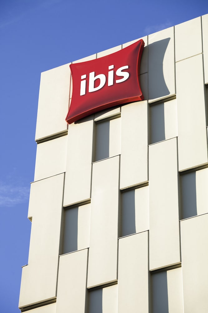 Ibis Barcelona Santa Coloma 1/43