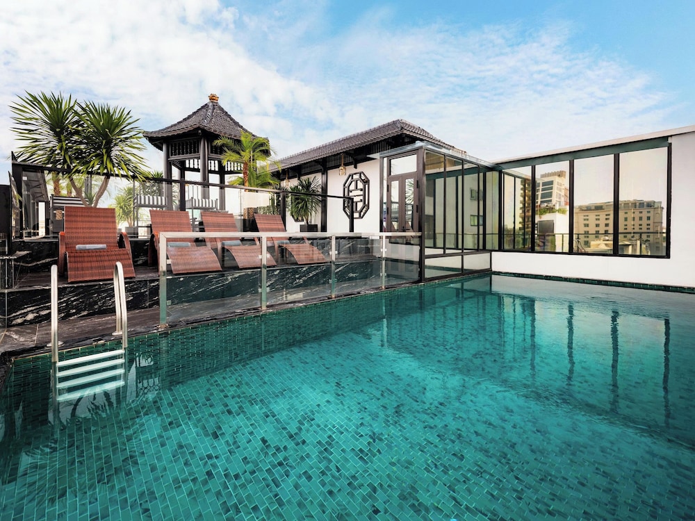 The Legend Hanoi Hotel 44/48