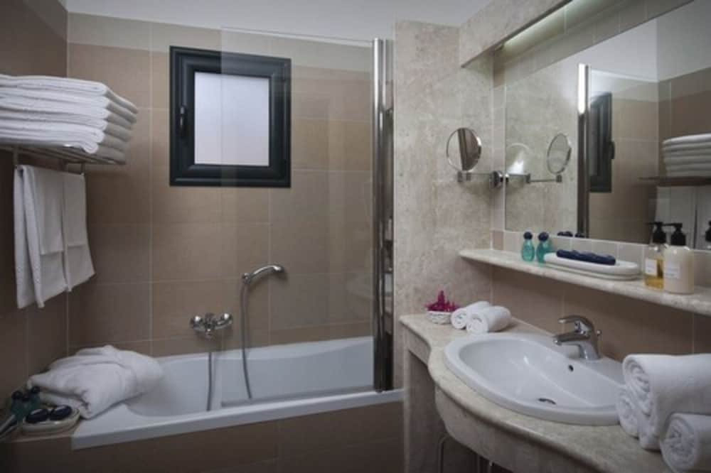 CALA GINEPRO RESORT AND SPA 48/50