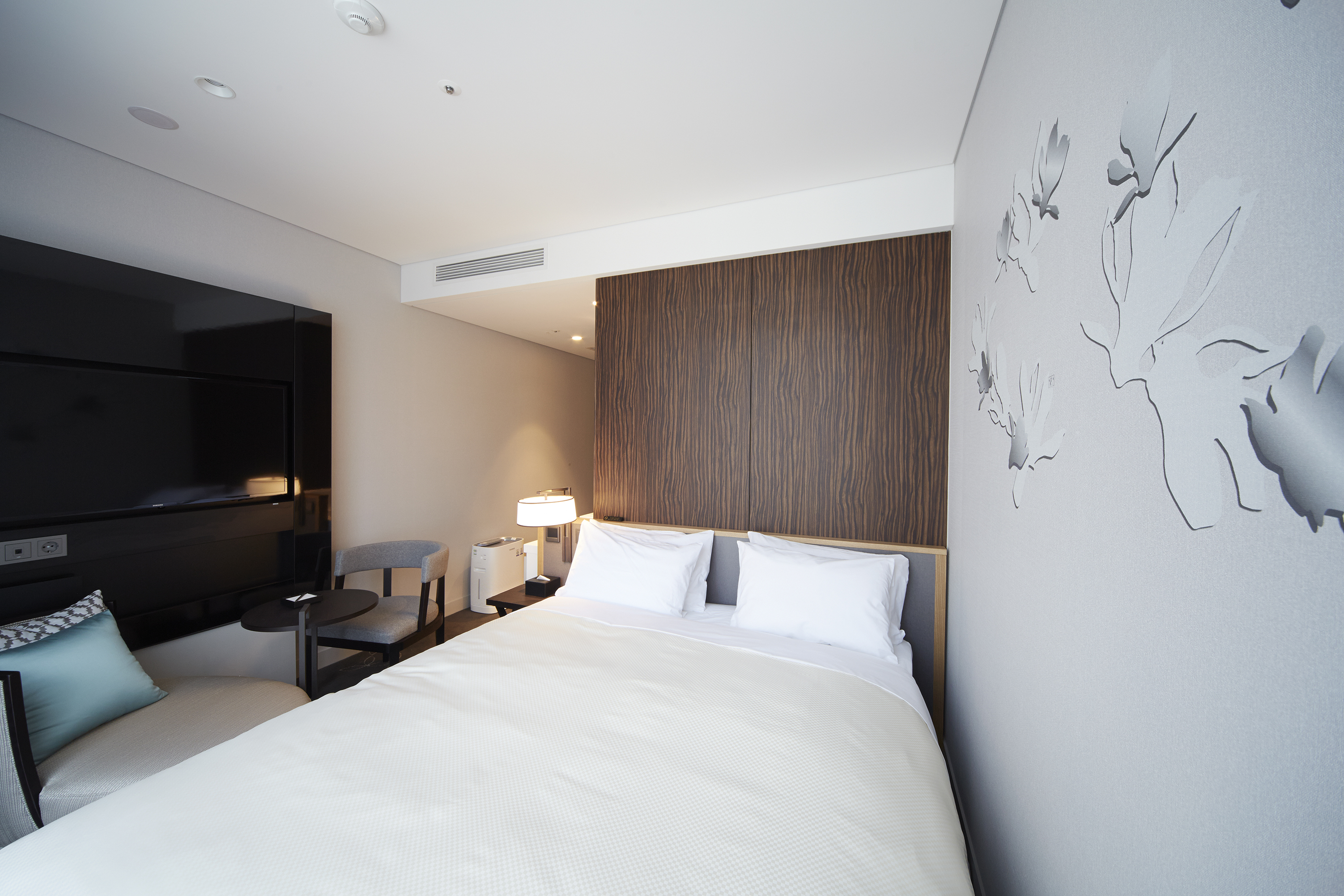 Standard Double Room - 11-16F