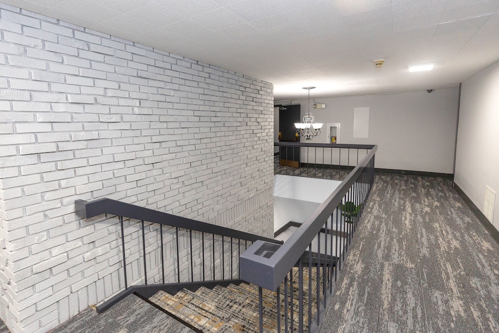 Budget Host Inn 37/60