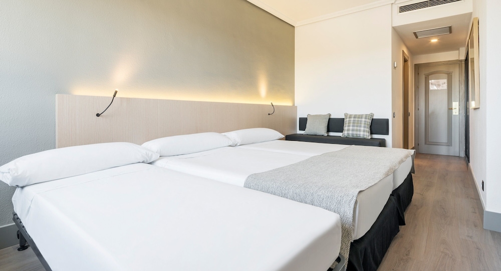 Hotel Las Lomas 7/50