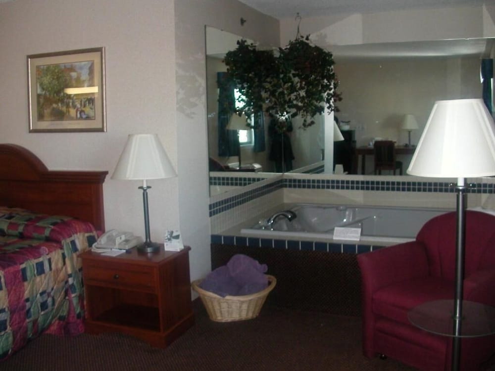 Country Hearth Inn Lomira Hotel 34/48