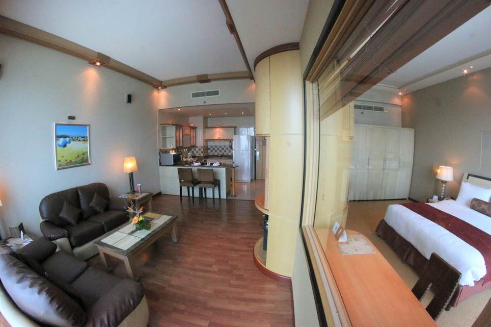 Elite Resort & Spa 27/73
