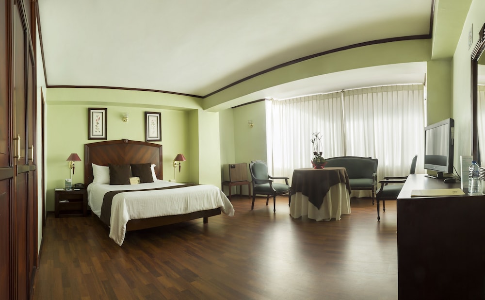 Hotel Libertador 7/47
