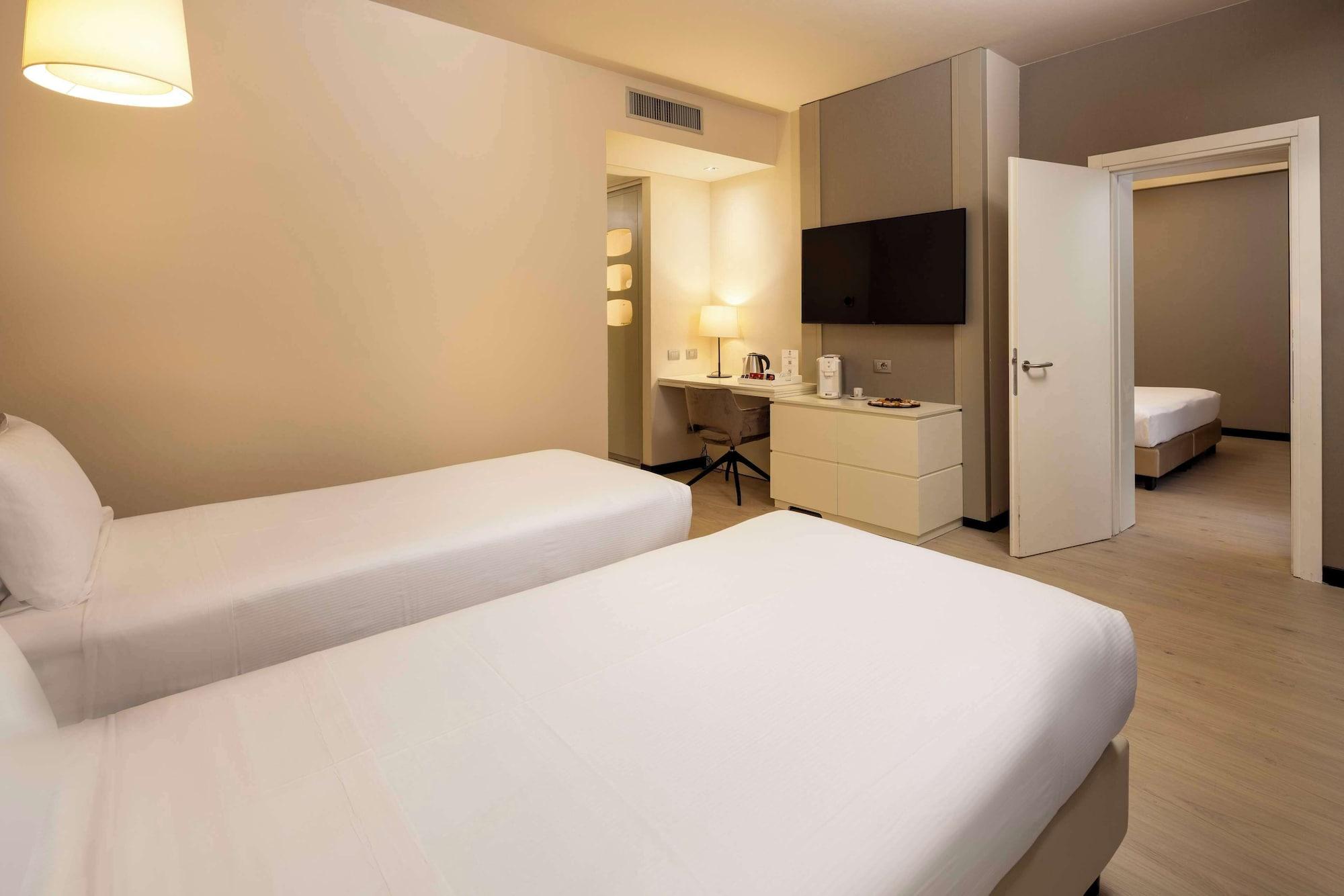 Standard, Multiple Beds, Smoking